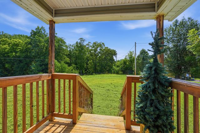575 Simmons Cemetery Rd, Quebeck, TN 38579