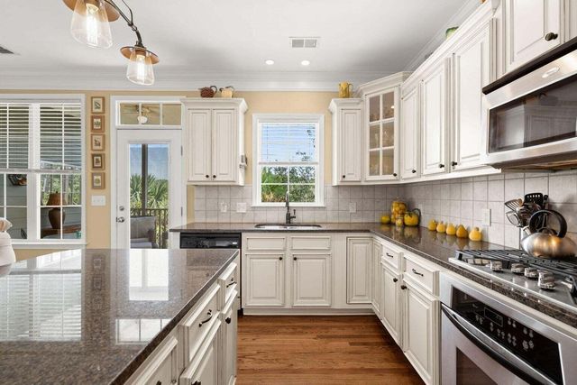 164 Palm Cove Way, Mount Pleasant, SC 29466