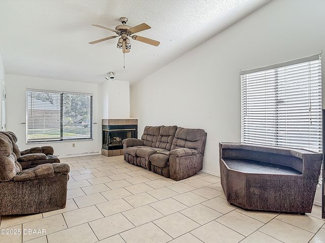 1513 Heritage Lane, Daytona Beach, FL 32117