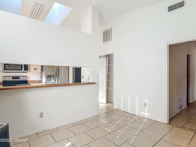 1513 Heritage Lane, Daytona Beach, FL 32117