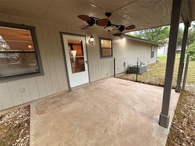 121 LBA DR, Bastrop, TX 78602