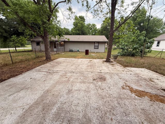 121 LBA DR, Bastrop, TX 78602