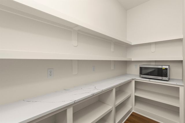 1350 SE Menlo Drive, Waukee, IA 50263