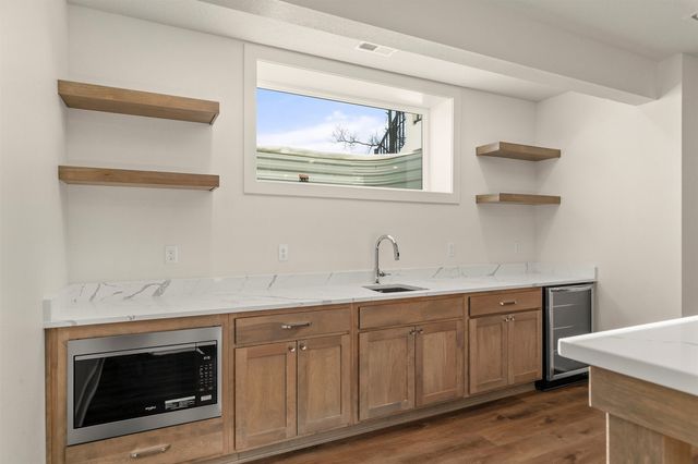 1350 SE Menlo Drive, Waukee, IA 50263