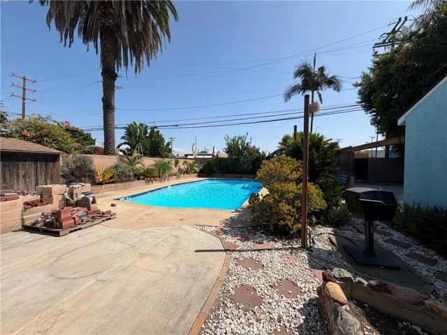 12268 Samoline Avenue, Downey, CA 90242