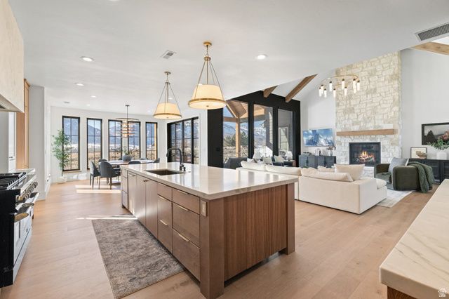 3669 N FOOTHILL LN, Eden, UT 84310