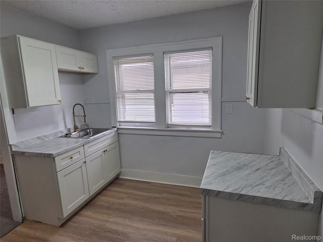 2498 Glendale Street, Detroit, MI 48238