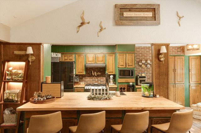 4513 Charles Court, Benbrook, TX 76116