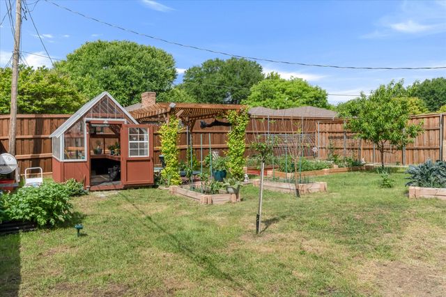 4513 Charles Court, Benbrook, TX 76116