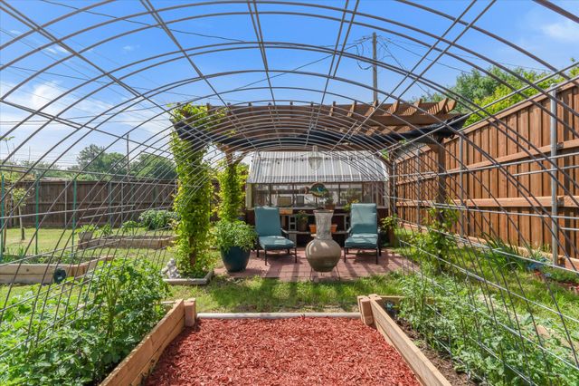 4513 Charles Court, Benbrook, TX 76116