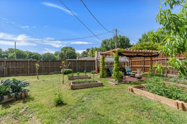 4513 Charles Court, Benbrook, TX 76116