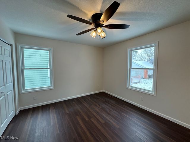 950 Bonnie Brae Avenue, Youngstown, OH 44511