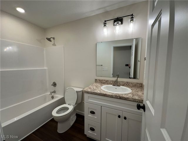 950 Bonnie Brae Avenue, Youngstown, OH 44511