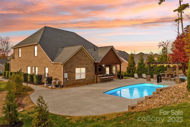 4018 Halyard Drive, Denver, NC 28037