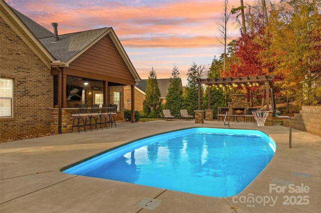 4018 Halyard Drive, Denver, NC 28037