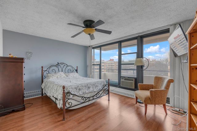 166-31 9th Ave 8A, Beechhurst, NY 11357