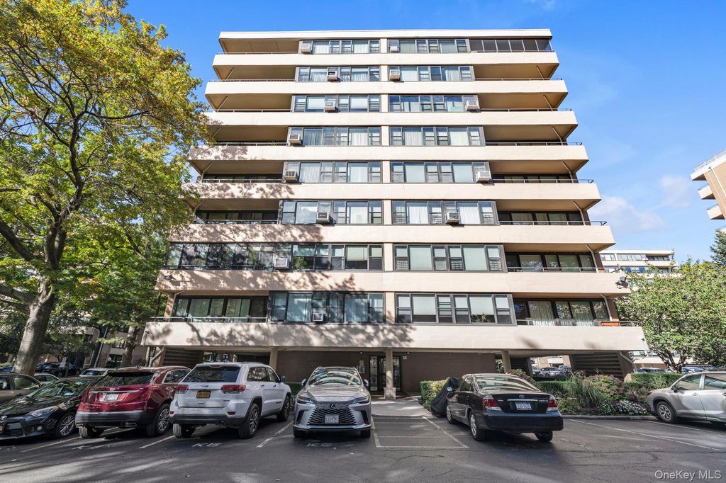166-31 9th Ave 8A, Beechhurst, NY 11357