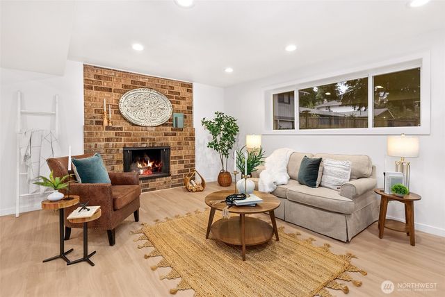 1641 N 185th Street, Shoreline, WA 98133