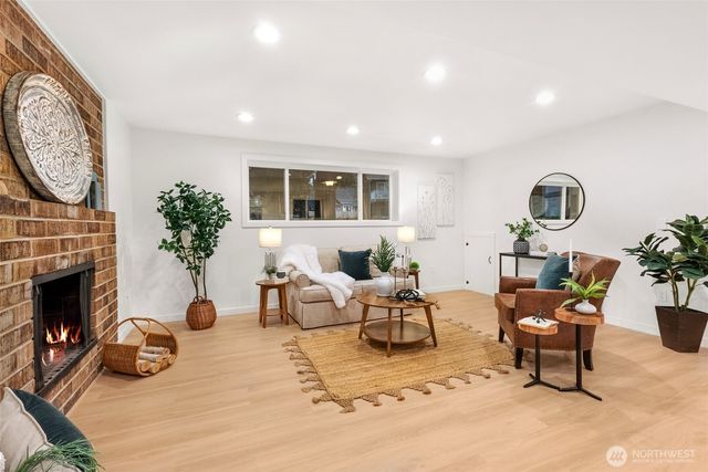 1641 N 185th Street, Shoreline, WA 98133