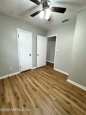 447 BRIGHTON Avenue, Orange Park, FL 32073