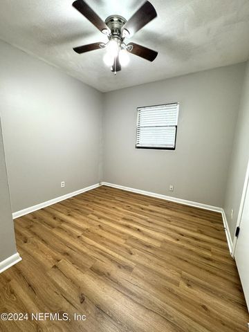 447 BRIGHTON Avenue, Orange Park, FL 32073