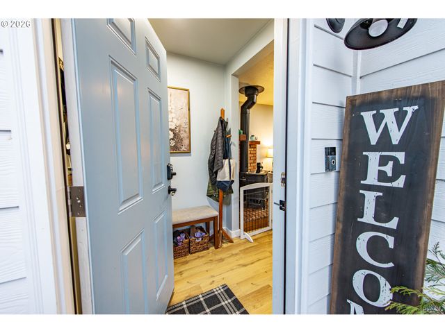 28500 GIMPL HILL Rd, Eugene, OR 97402