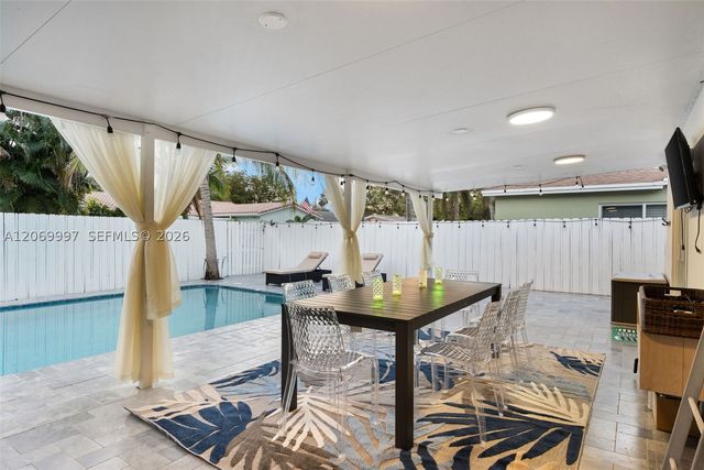 208 SE 4th Ter, Dania Beach, FL 33004