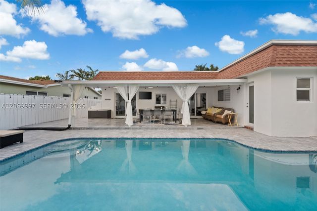 208 SE 4th Ter, Dania Beach, FL 33004