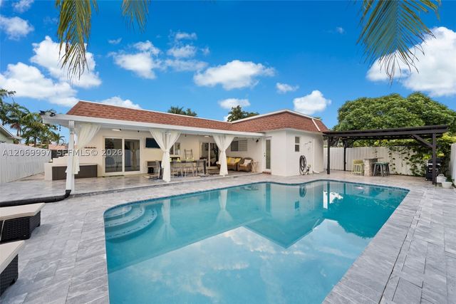 208 SE 4th Ter, Dania Beach, FL 33004