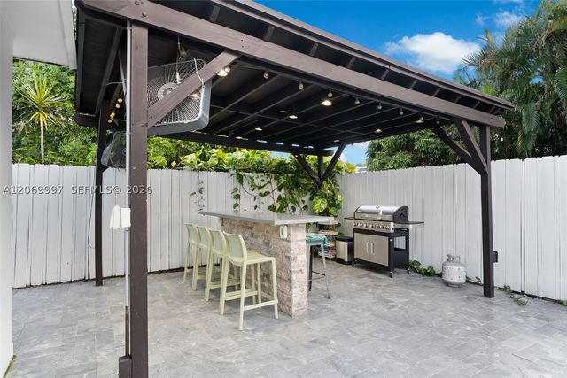 208 SE 4th Ter, Dania Beach, FL 33004