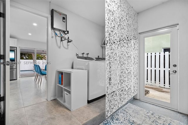 208 SE 4th Ter, Dania Beach, FL 33004