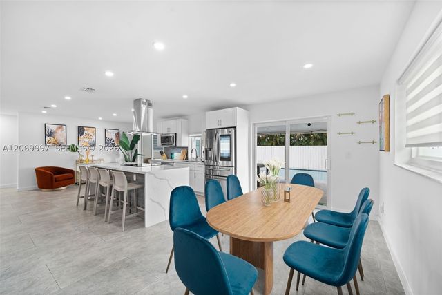 208 SE 4th Ter, Dania Beach, FL 33004