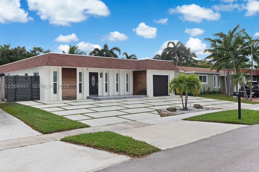 208 SE 4th Ter, Dania Beach, FL 33004