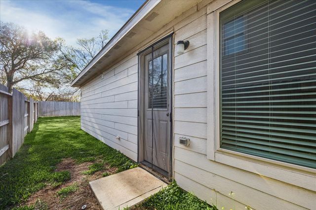 329 Riverwood Village Lane, Sealy, TX 77474