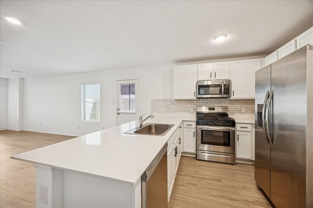 329 Riverwood Village Lane, Sealy, TX 77474