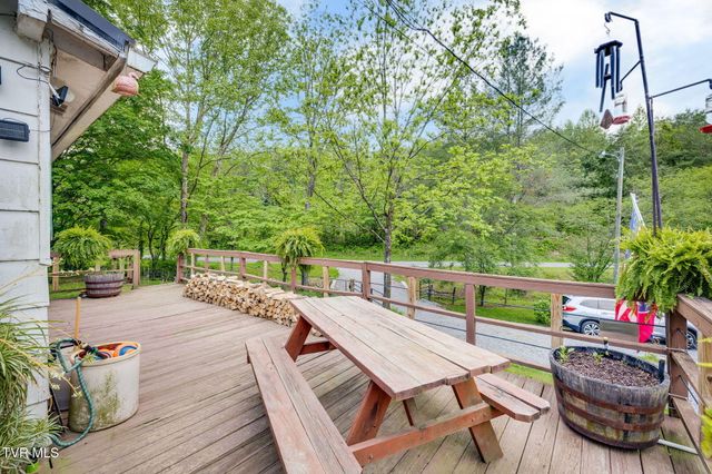 838 Longs Bend Road, Rogersville, TN 37857