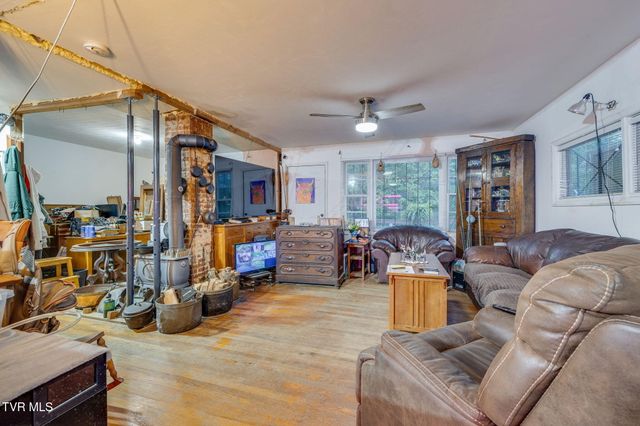 838 Longs Bend Road, Rogersville, TN 37857