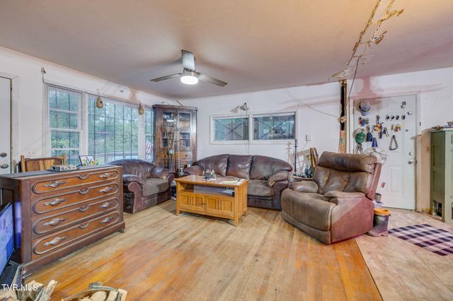 838 Longs Bend Road, Rogersville, TN 37857