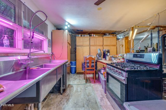 838 Longs Bend Road, Rogersville, TN 37857