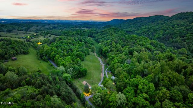 838 Longs Bend Road, Rogersville, TN 37857