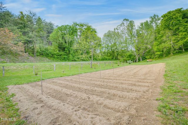 838 Longs Bend Road, Rogersville, TN 37857