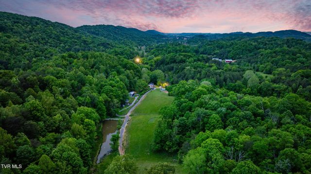 838 Longs Bend Road, Rogersville, TN 37857