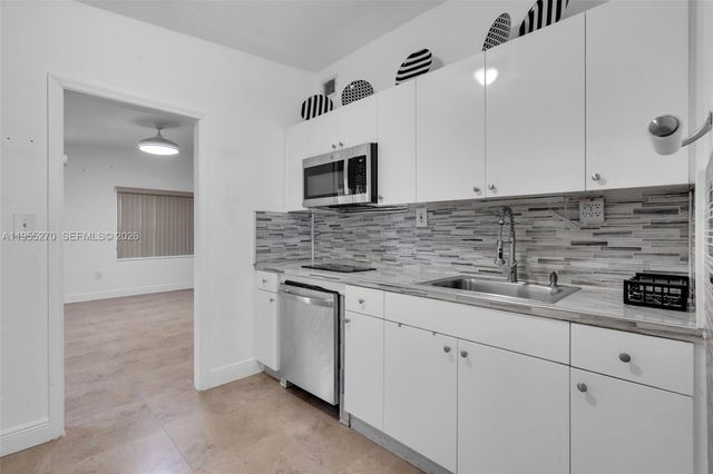 13800 NW 2nd Ave, North Miami, FL 33168