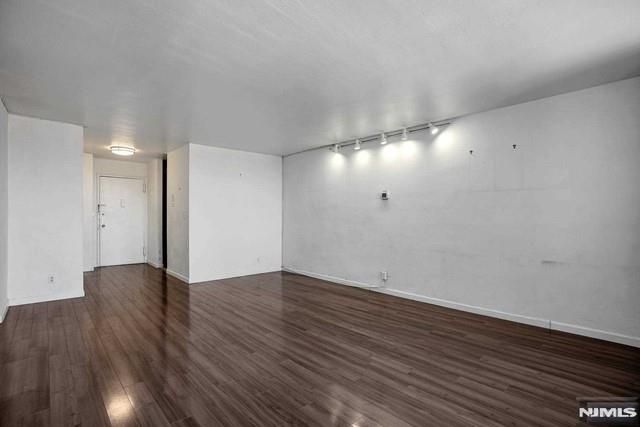 2100 Linwood Avenue 15P, Fort Lee, NJ 07024