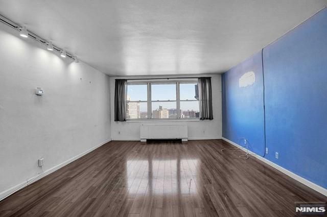 2100 Linwood Avenue 15P, Fort Lee, NJ 07024