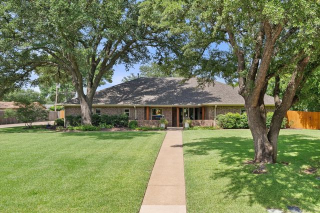 115 Juniper Street, Mansfield, TX 76063