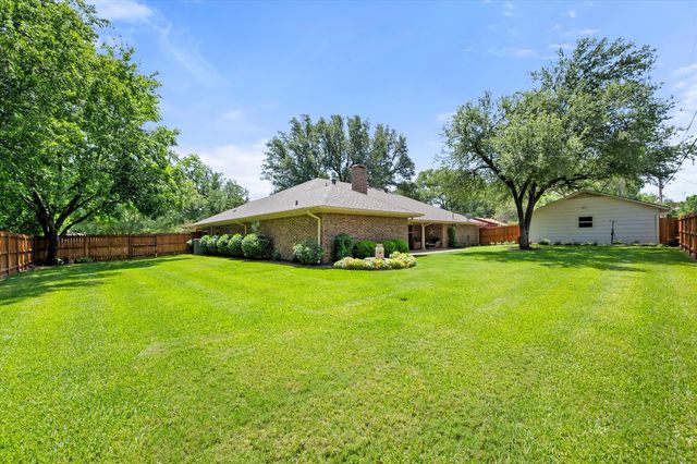 115 Juniper Street, Mansfield, TX 76063