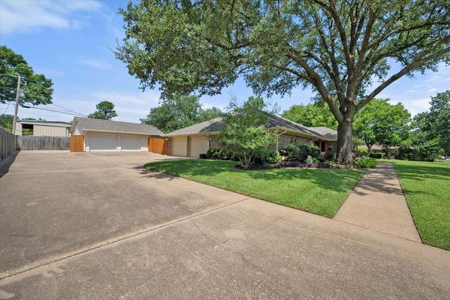 115 Juniper Street, Mansfield, TX 76063