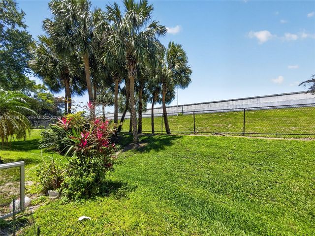 12415 SW 42nd St, Miramar, FL 33027