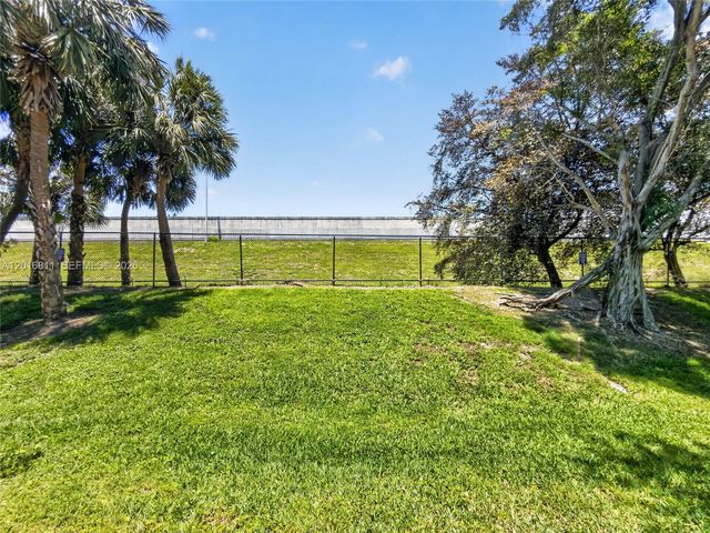 12415 SW 42nd St, Miramar, FL 33027